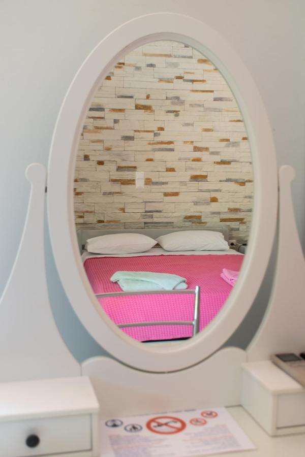 Apartment Holiday Rooms Otzias