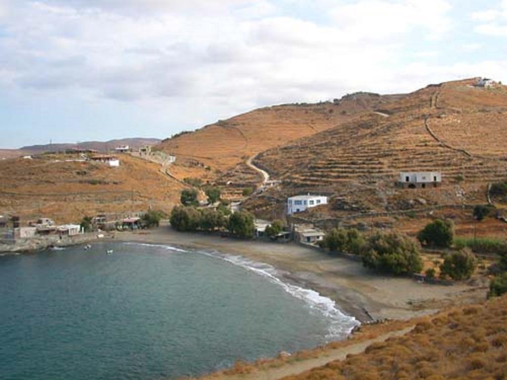 Holiday Rooms * Otzias
