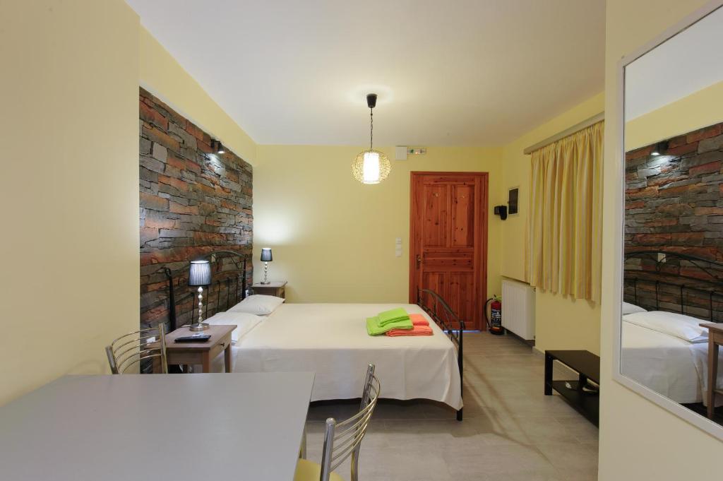 Holiday Rooms Apartment Otzias