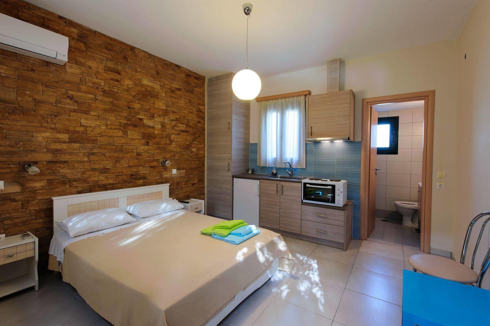 Holiday Rooms Apartment